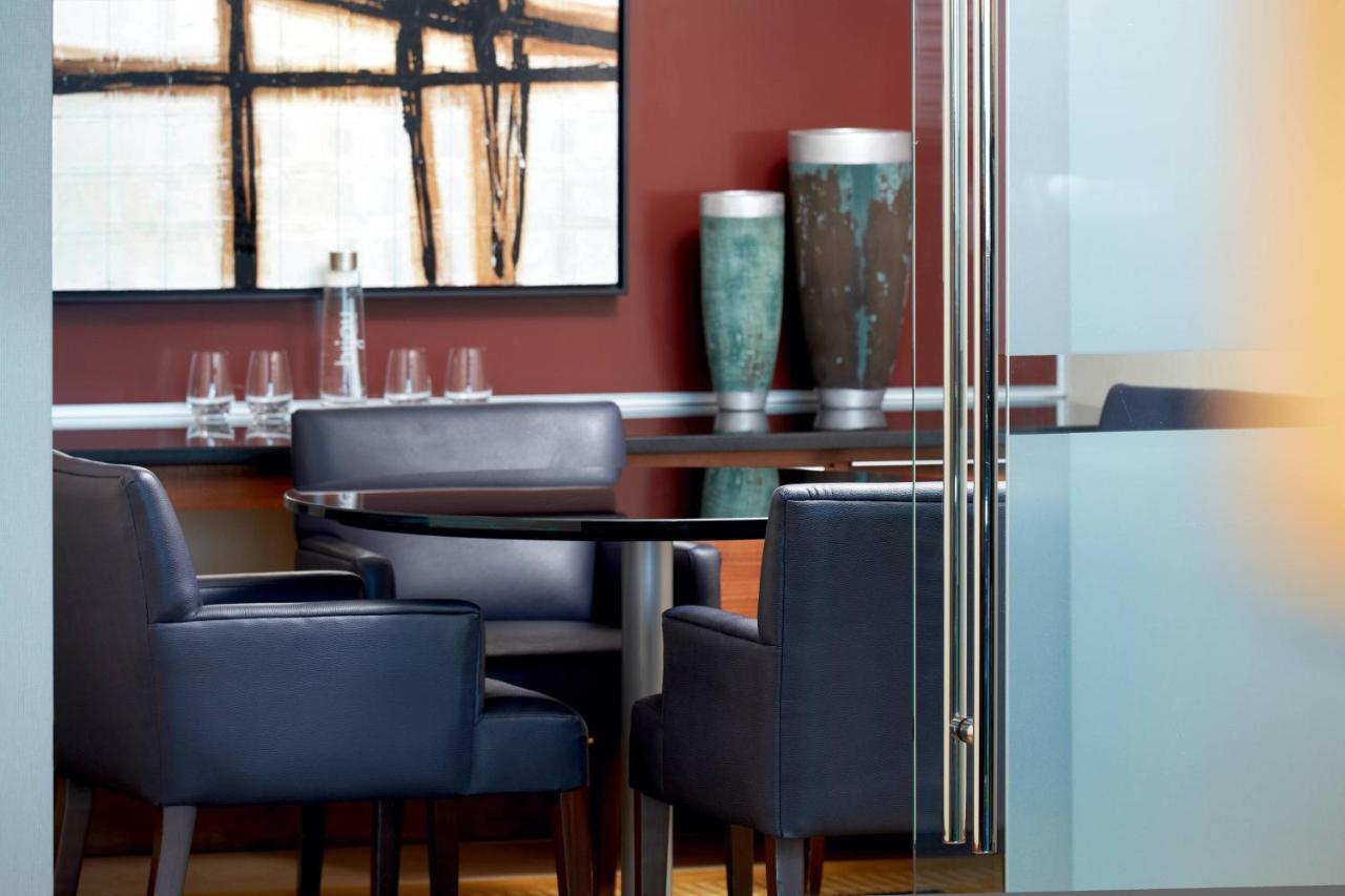 Marriott Montreal Airport In-Terminal Hotel Dorval Buitenkant foto