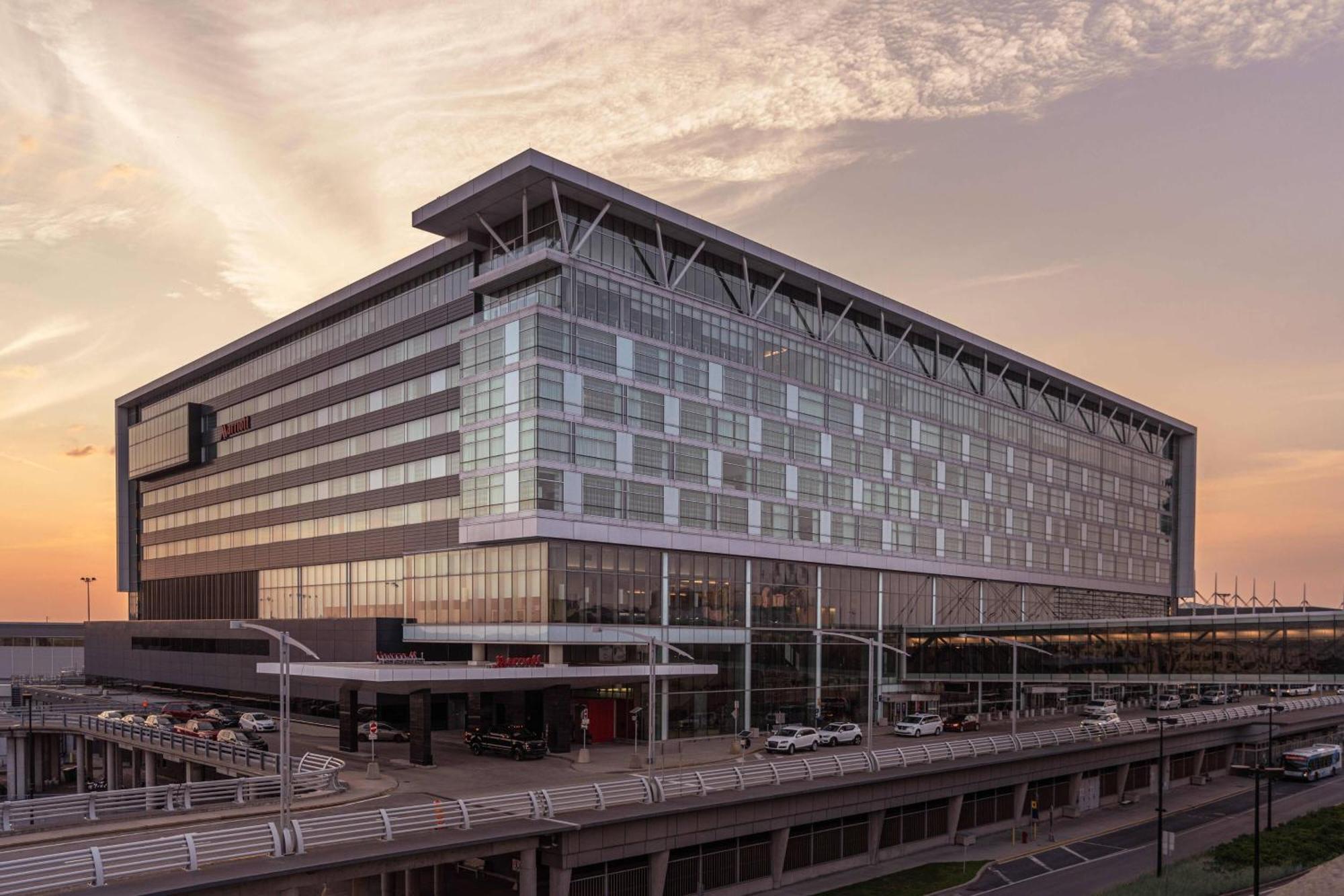Marriott Montreal Airport In-Terminal Hotel Dorval Buitenkant foto