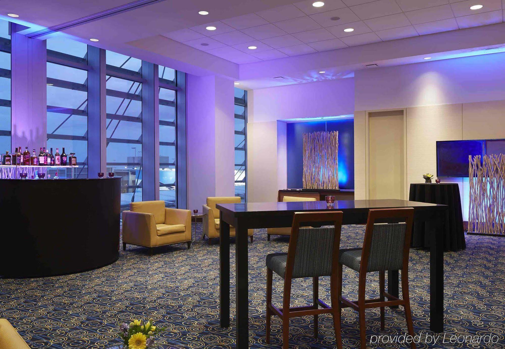 Marriott Montreal Airport In-Terminal Hotel Dorval Buitenkant foto